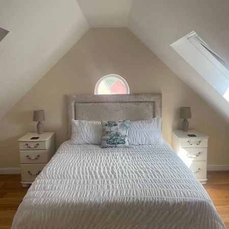 Honeyberry Cottage -Part Of Alton Cottages Extérieur photo