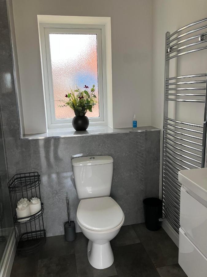 Honeyberry Cottage -Part Of Alton Cottages Extérieur photo