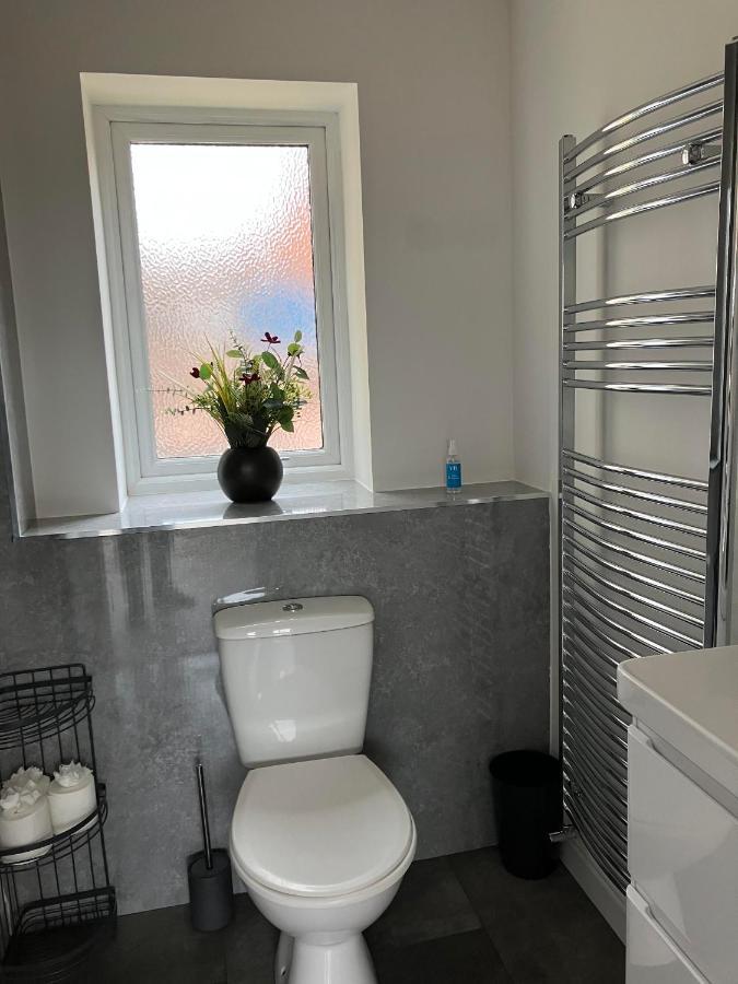 Honeyberry Cottage -Part Of Alton Cottages Extérieur photo