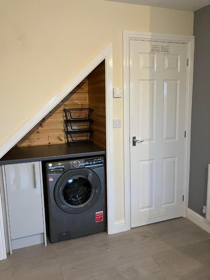 Honeyberry Cottage -Part Of Alton Cottages Extérieur photo