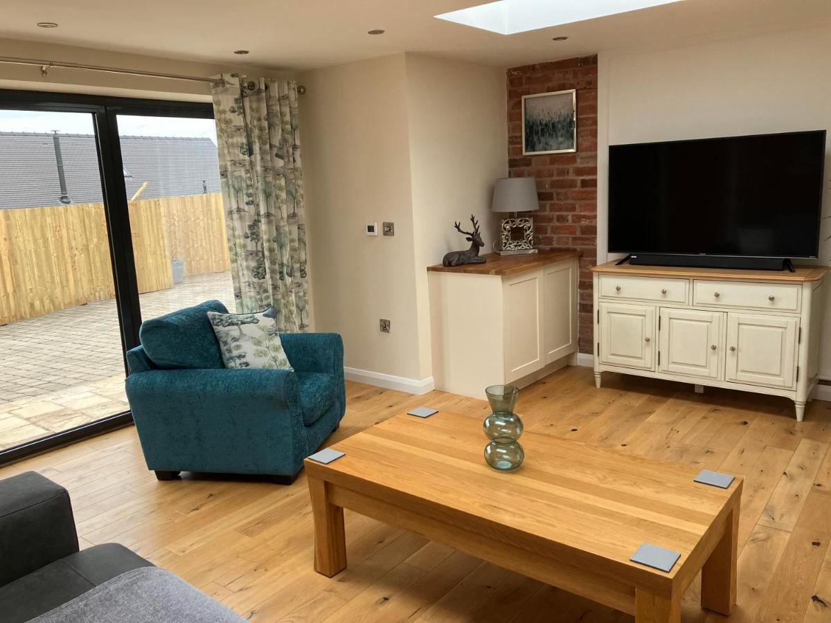 Honeyberry Cottage -Part Of Alton Cottages Extérieur photo