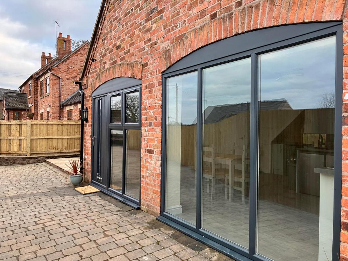 Honeyberry Cottage -Part Of Alton Cottages Extérieur photo